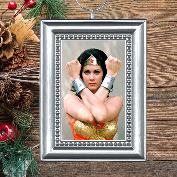 Wonder Woman Lynda Carter TV Show Memorabilia Christmas‎ Tree Ornament - Picture 1 of 3